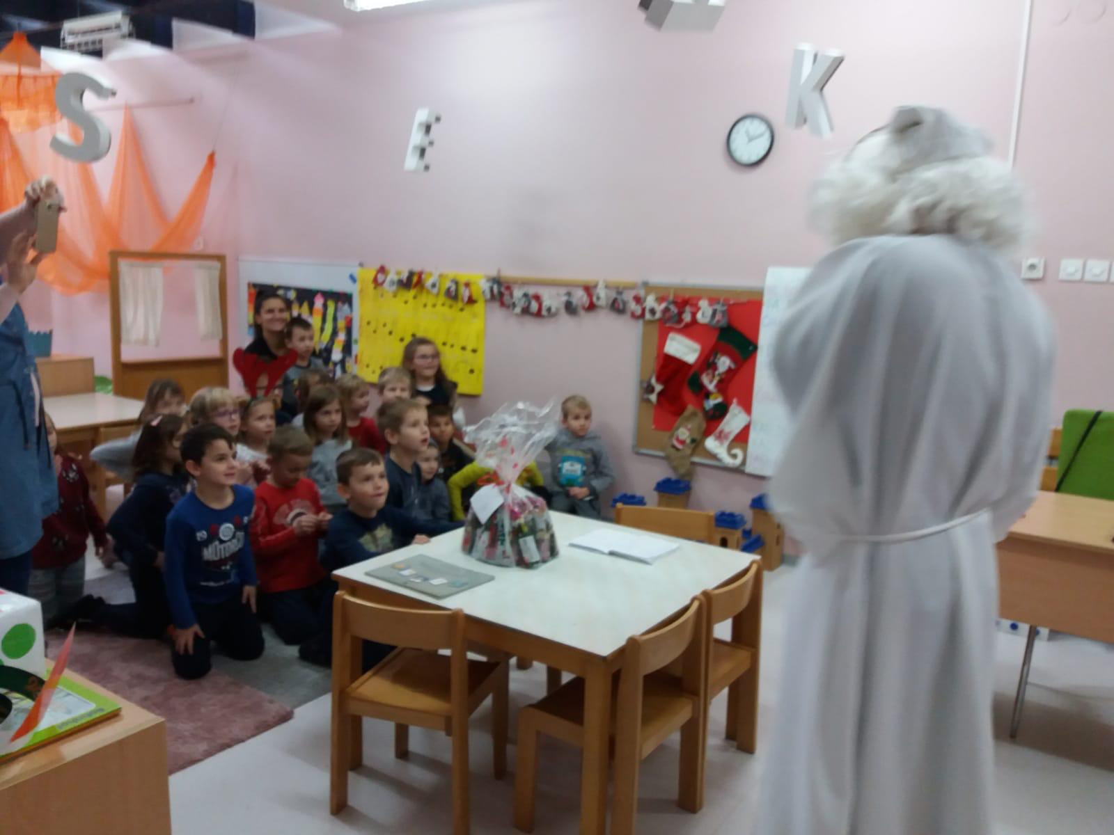 Sv. Nikola darivao djecu Djecjeg vrtica Velika Gorica