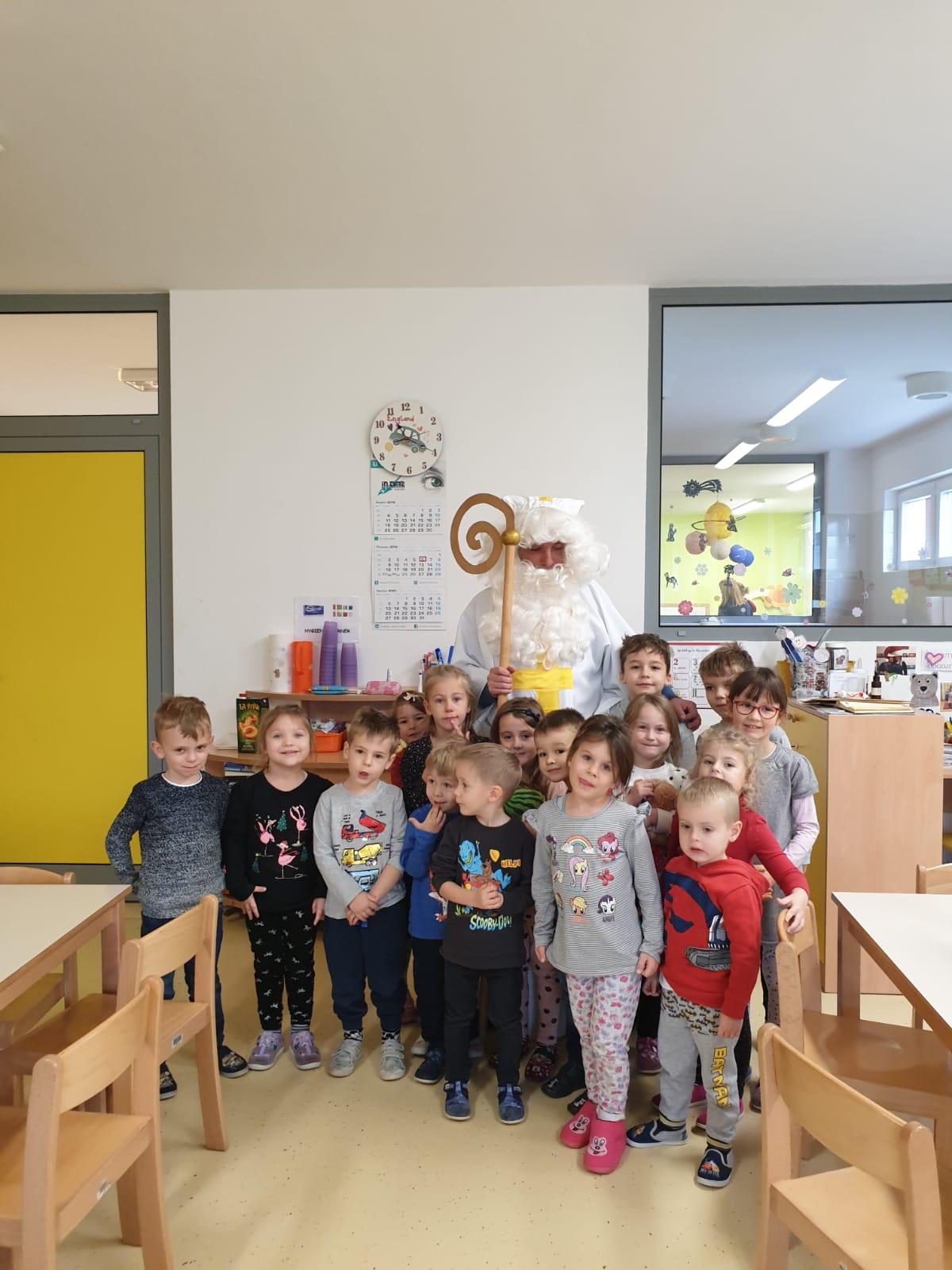 Sv. Nikola darivao djecu Djecjeg vrtica Velika Gorica