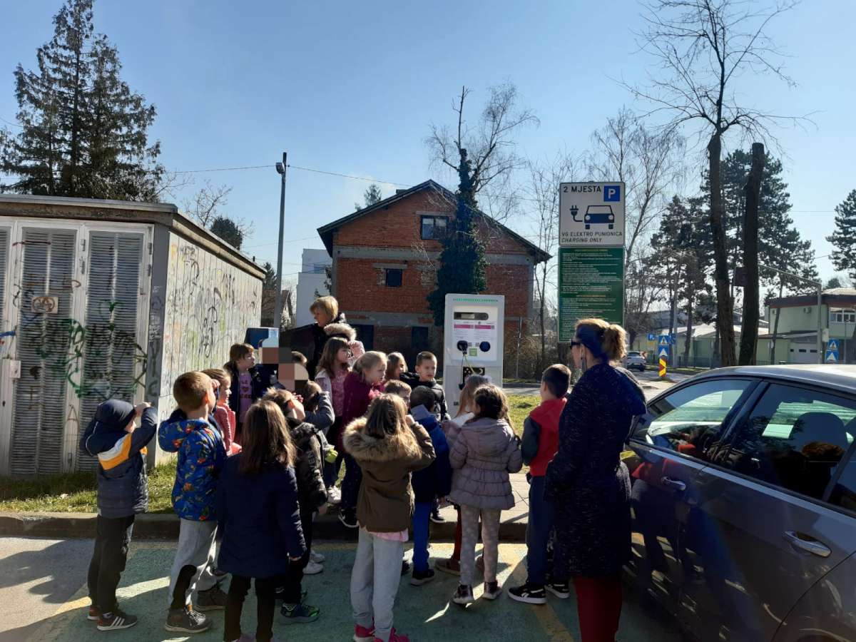 Pokus – ispušni plinovi automobila i ekologija