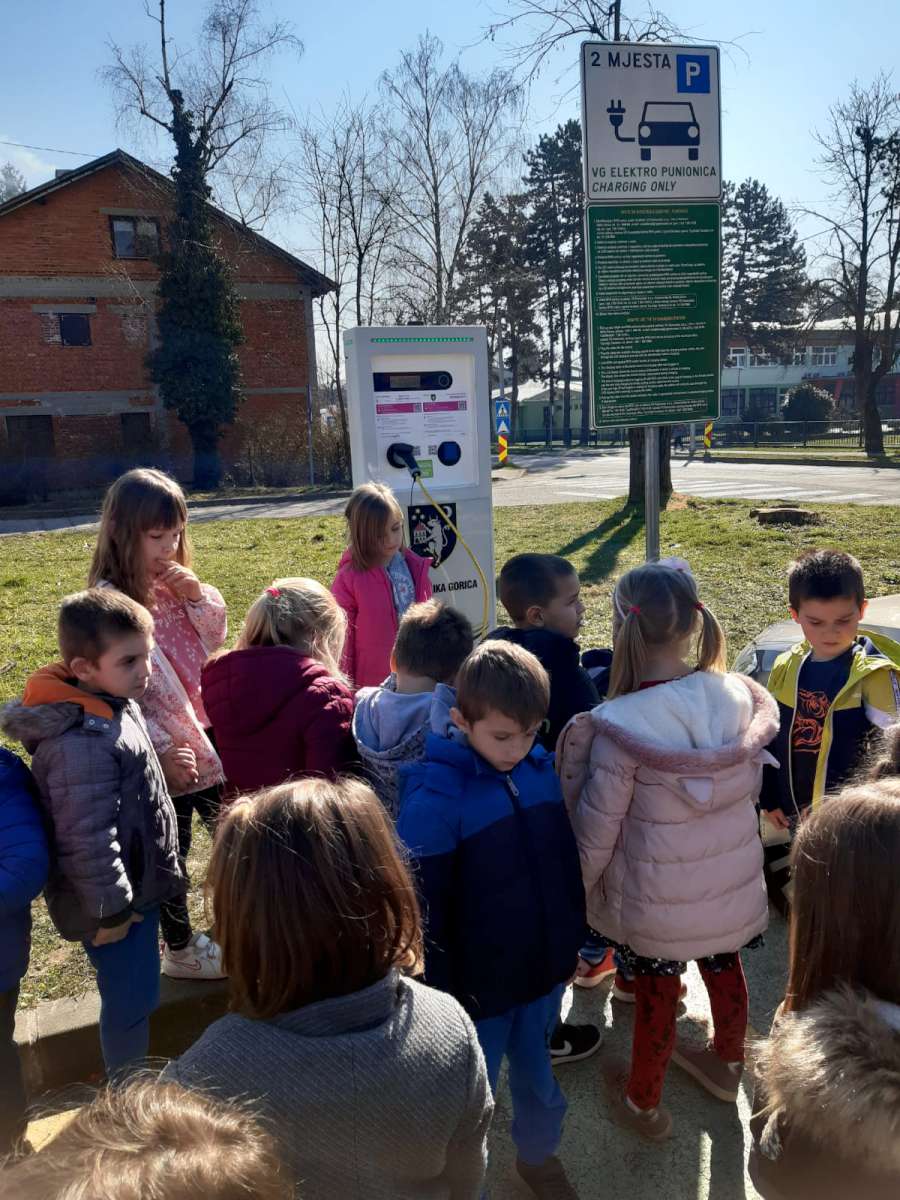 Pokus – ispušni plinovi automobila i ekologija