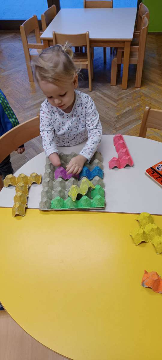 IGRE PEDAGOŠKI NEOBLIKOVANIM MATERIJALIMA – PO BUŠEVEC