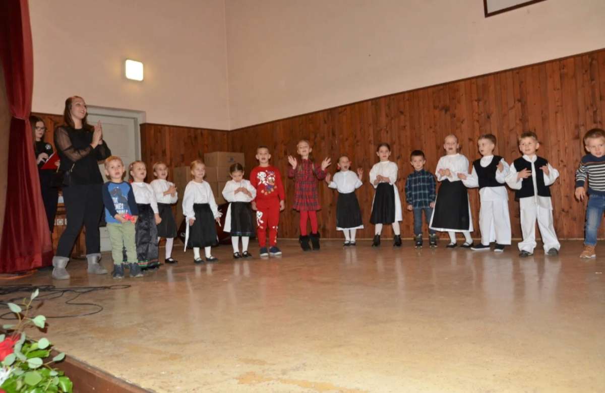 DOČEK SV. NIKOLE U MRACLINU