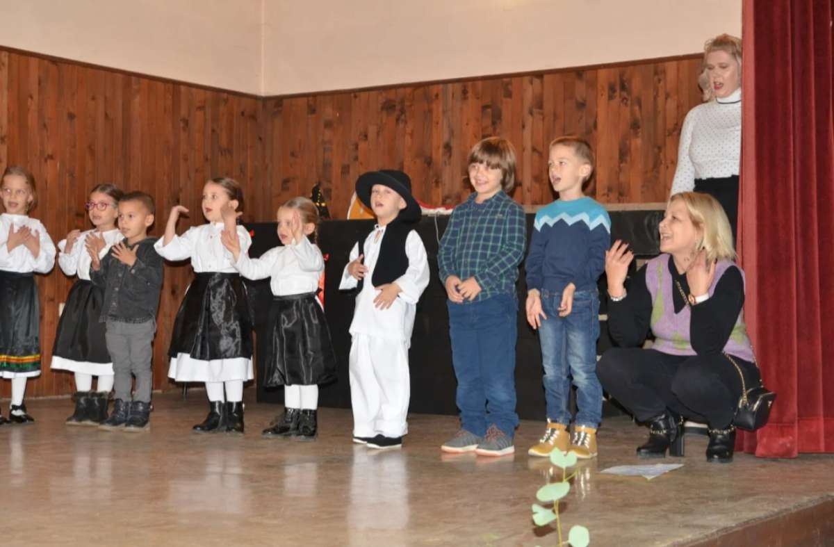 DOČEK SV. NIKOLE U MRACLINU