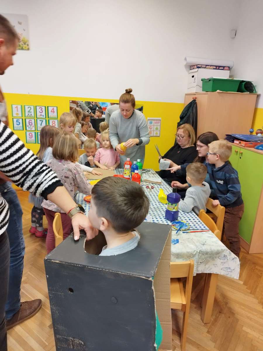 STARIJA SKUPINA PODRUČNOG OBJEKTA KURILOVEČKA
NASTUPILA NA MALOM FAŠNIKU