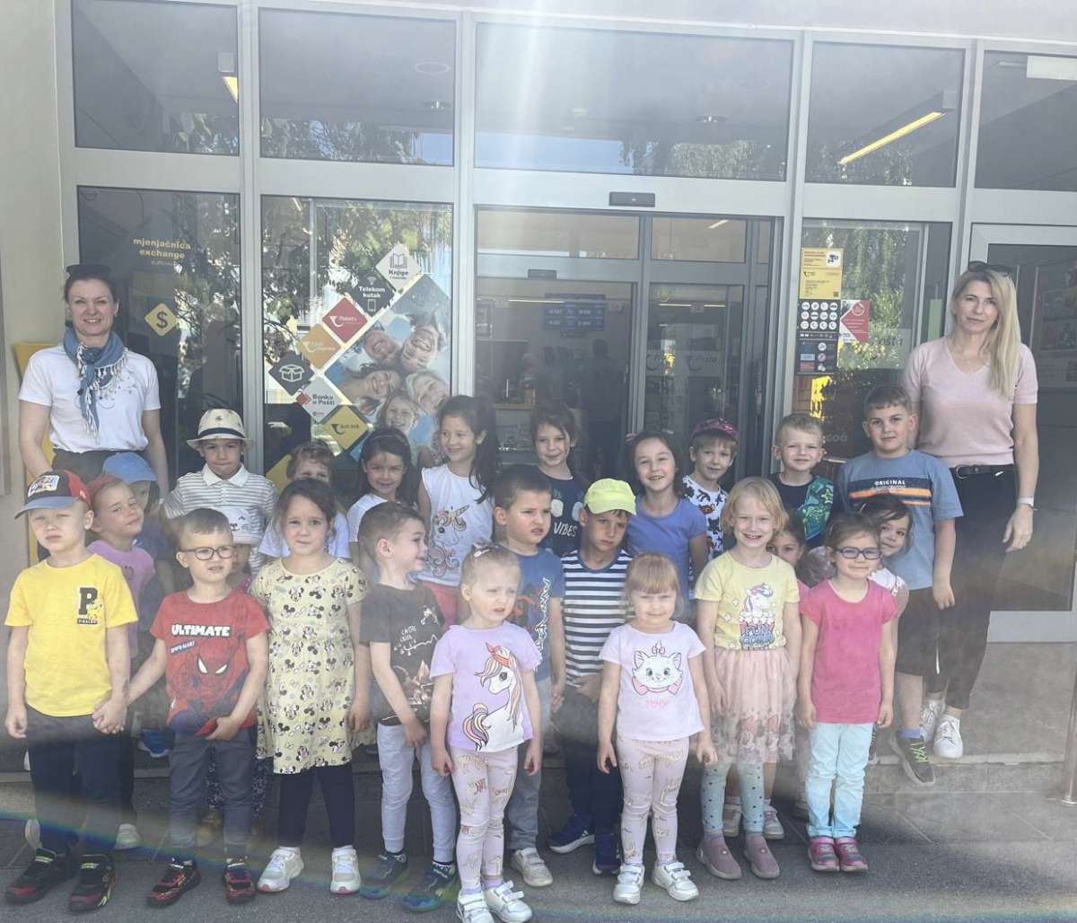 Pisanje i slanje razglednica – skupina s alternativnim Montessori programom, objekt Pucekovićeva