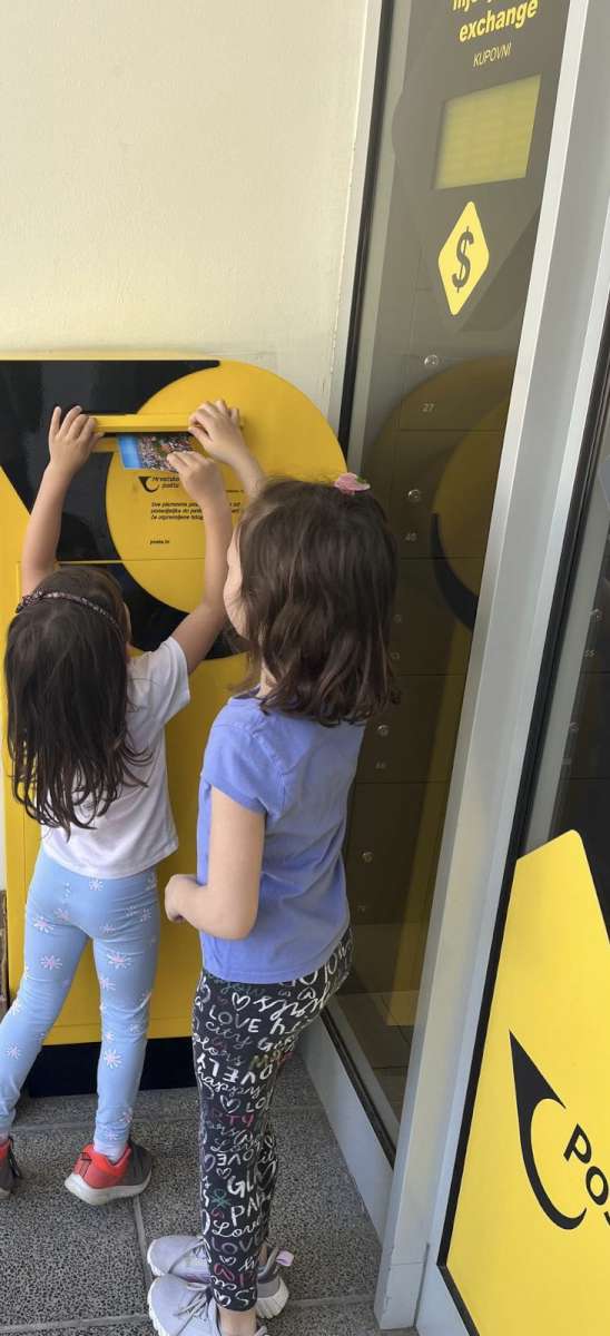 Pisanje i slanje razglednica – skupina s alternativnim Montessori programom, objekt Pucekovićeva