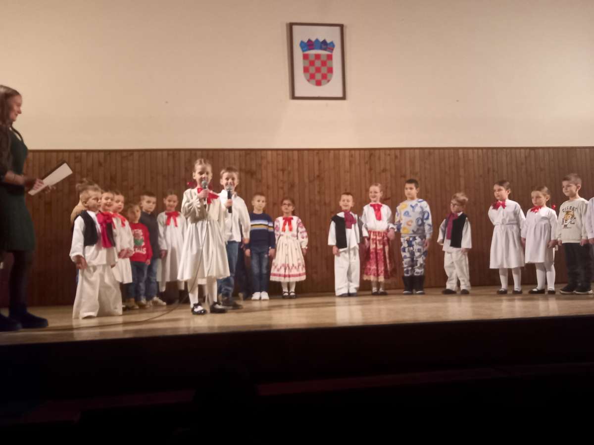 DOČEK SVETOG NIKOLE U MRACLINU