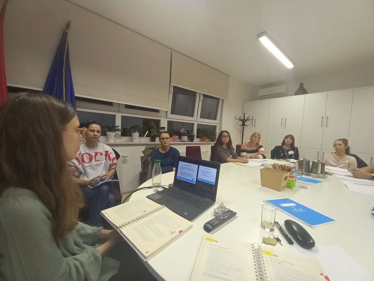 DVANAESTA GENERACIJA RODITELJA USPJEŠNO ZAVRŠILA PROGRAM ZA PODRŠKU RODITELJSTVU „RASTIMO ZAJEDNO“