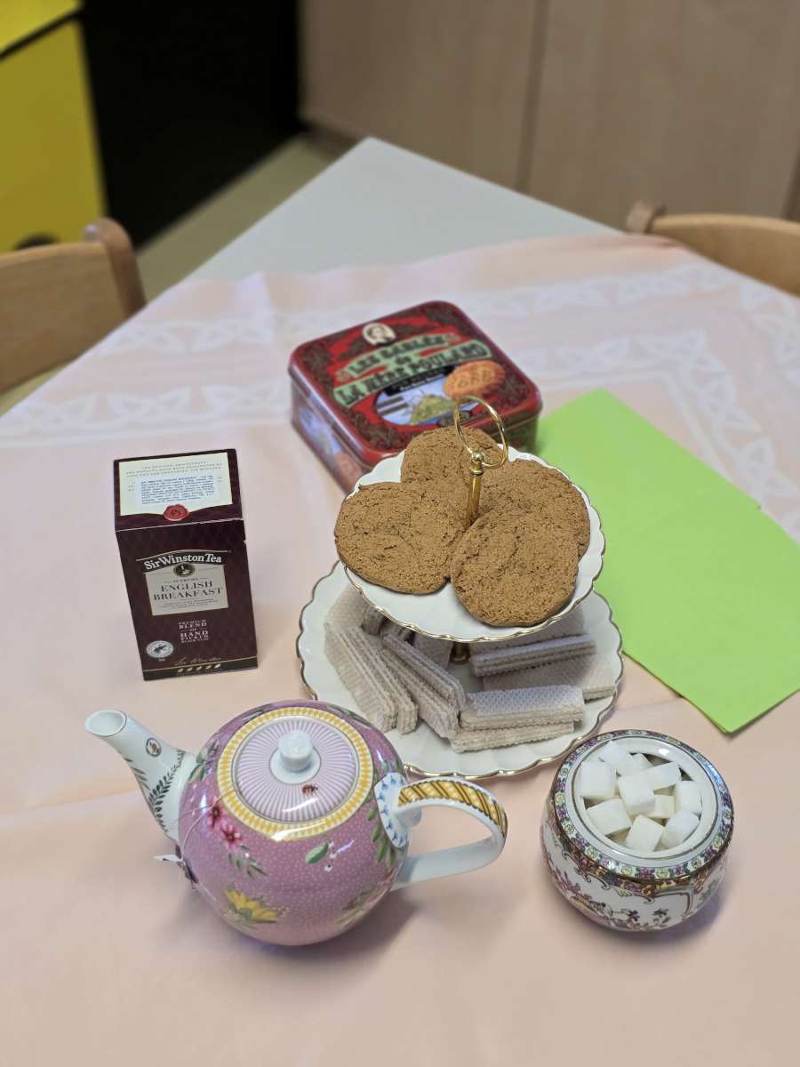 SKUPINA S RANIM UČENJEM ENGLESKOG JEZIKA-PUCEKOVIĆEVA<br>
TEA PARTY - POSLIJEPODNEVNA ČAJANKA