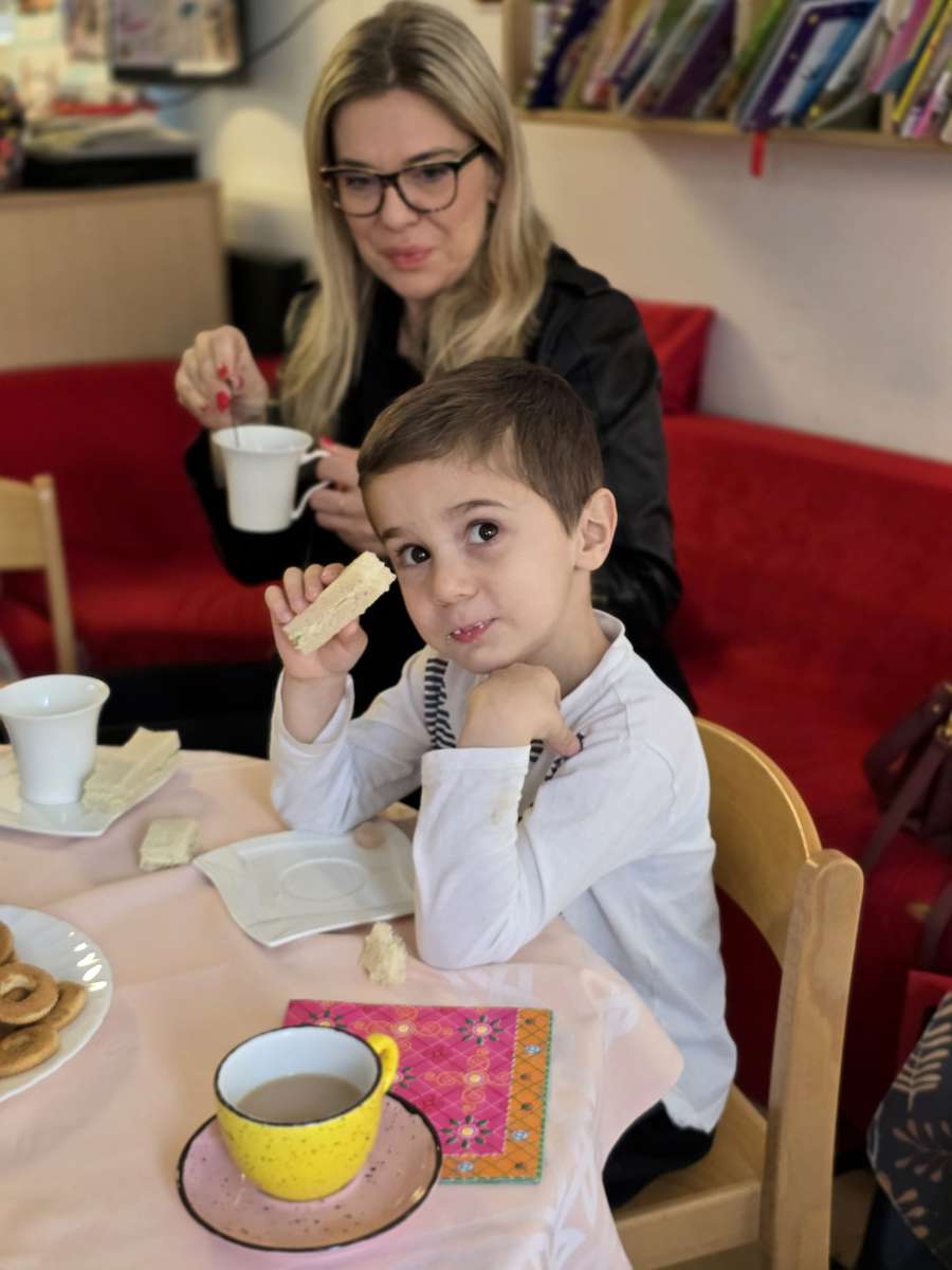 SKUPINA S RANIM UČENJEM ENGLESKOG JEZIKA-PUCEKOVIĆEVA<br>
TEA PARTY - POSLIJEPODNEVNA ČAJANKA
