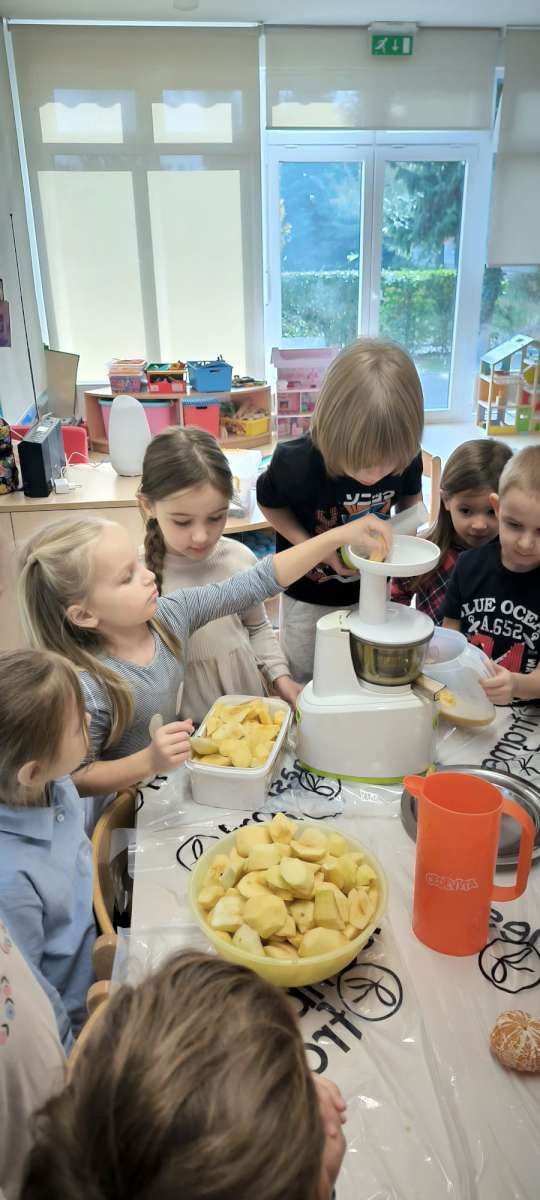 WORLD APPLE DAY U PUCEKOVIĆEVOJ – MIRISNA JESENSKA PRIČA