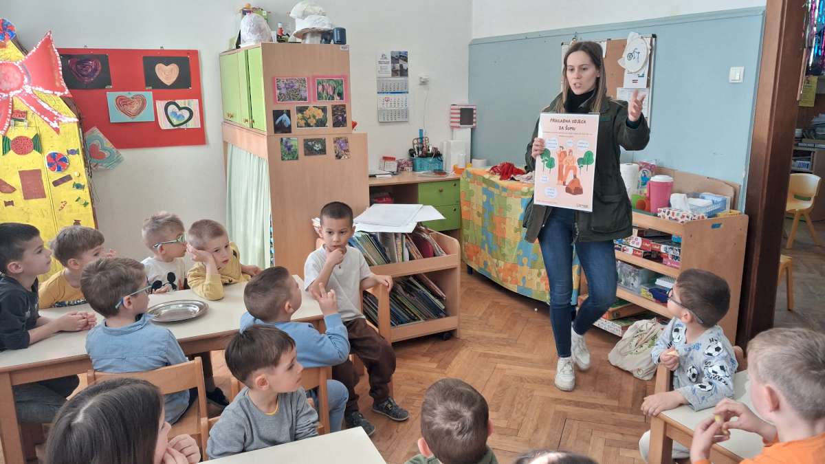 POSJET PREDSTAVNIKA HRVATSKIH ŠUMA DJEČJEM VRTIĆU VELIKA GORICA PO MRACLIN